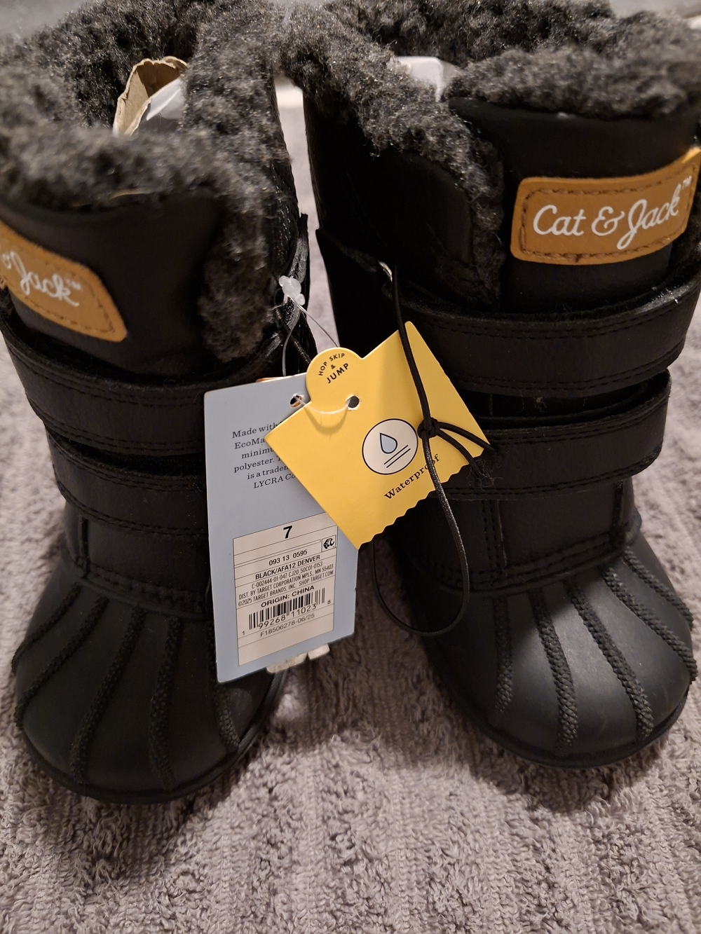 Cat & Jack Black Kids Waterproof Snow Boots with Faux Fur Cuff Size 7
